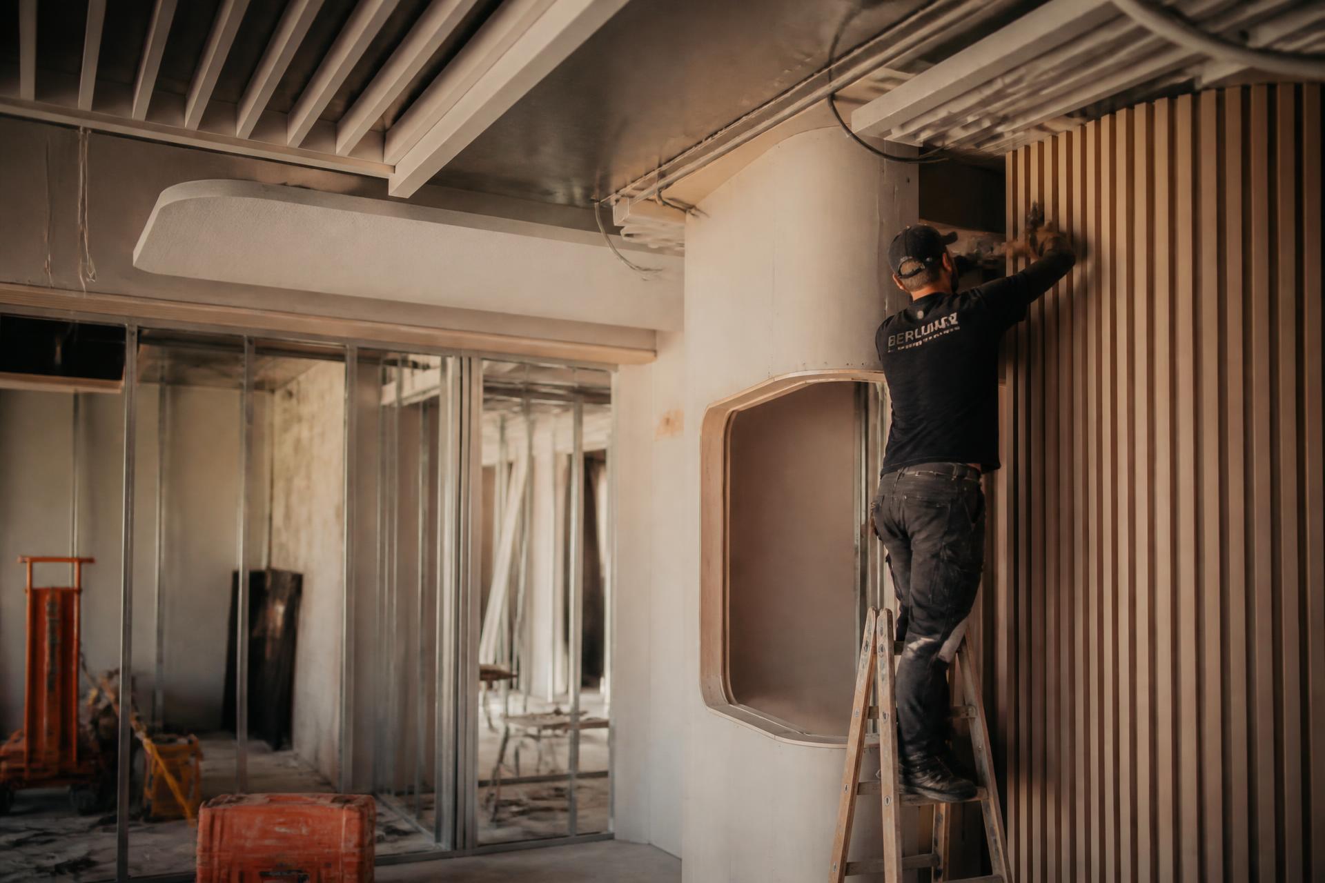 Trockenbau und Akustikbau auf einer Berliner Baustelle